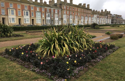 Lowestoft Apartment | Beachfront Moray Beachview Apartment on Suffolk Coast