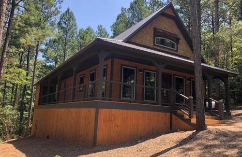 Broken Bow Cabin | Create Unforgettable Memories at Our Pet-Friendly Retreat!