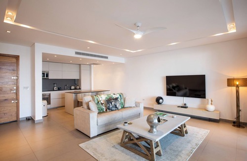 Cole Bay Apartment | Modern Morea SXM Apartment Steps from the Quay with Gym