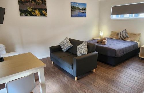 Moree Hotel | Family-Friendly Getaway at Moree Tourist Park with Pool & Spa