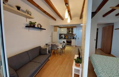 Morella Apartment | Stylish MORELLA CENTRO Loft with Child-Friendly Amenities