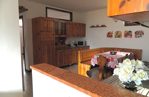 Malcesine Apartment | Morena Apartment: Relax by the Lake with Scenic Garden Views