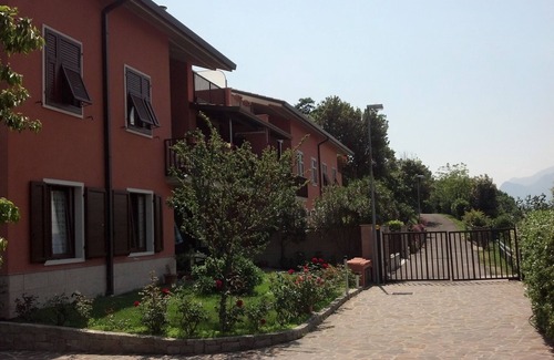 Malcesine Apartment | Morena Apartment: Relax by the Lake with Scenic Garden Views