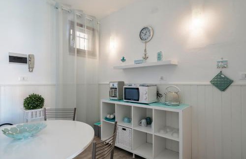 Lugana Apartment | Moretto 10: Poolside Retreat with Free WiFi Access