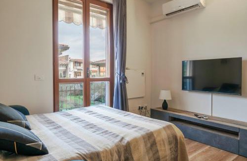 Lugana Apartment | Discover Moretto 11: Pool, WiFi & Perfect Guest Rating