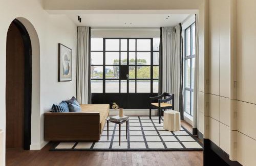 Oude Westen Hotel | Discover Morgan & Mees Rotterdam - Guest Rated 9/10!