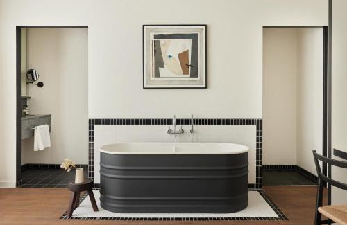 Oude Westen Hotel | Discover Morgan & Mees Rotterdam - Guest Rated 9/10!