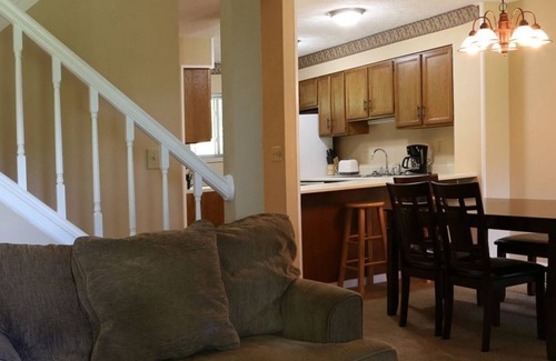 Cheat Lake House | Cozy 2BR Townhouse in Morgantown for Your Weekend Escape