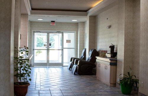 Morgantown Hotel | Discover Morgantown Inn & Suites with Pool and Family Fun