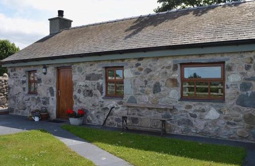Y Felinheli House | Discover Moriah: 4-Star Stay with Family and Pet Amenities