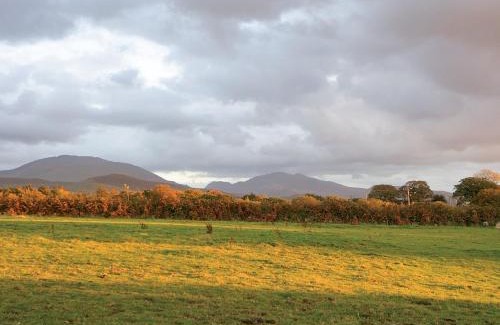 Y Felinheli House | Discover Moriah: 4-Star Stay with Family and Pet Amenities