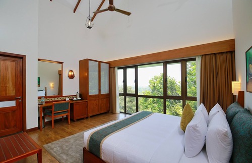 Pinangode Hotel | Experience Morickap Resort: Family-Friendly Getaway