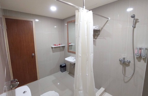 Palmerah Hotel | Discover Moritz Hotel Rsab Harapan Kita: Family-Friendly Retreat