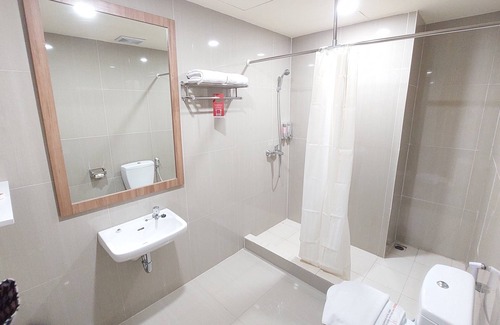 Palmerah Hotel | Discover Moritz Hotel Rsab Harapan Kita: Family-Friendly Retreat