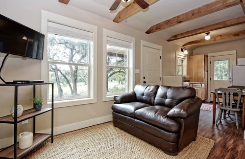 Wimberley Cabin | Cozy Morning Dove I Romantic Retreat Near The Square