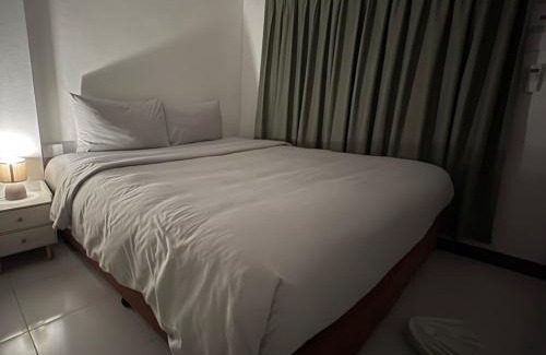 Lop Buri Hotel | Budget-Friendly Stay at Morning Home บ้านหมอนอิง