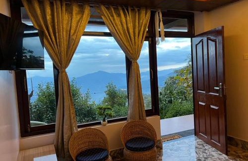 Gangtok House | Cozy Morning Mist Homestay with Hot Tub & Breakfast