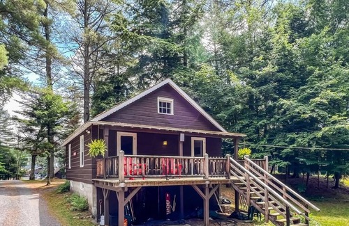 Inlet Cottage | Lakefront Getaway at Morningside Cottage, Inlet NY