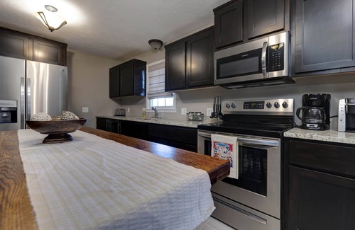Springfield House | Morningside Retreat: 10/10 Downtown Springfield Escape