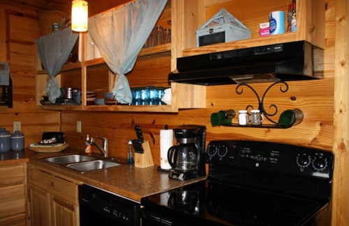 Bonnerdale Cabin | Inviting Morningstar Cabin on Caddo River with Great Amenities