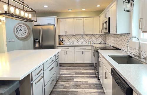 Farmington Apartment | Morningstar Retreat: Modern Escape with Scenic Views & Spa