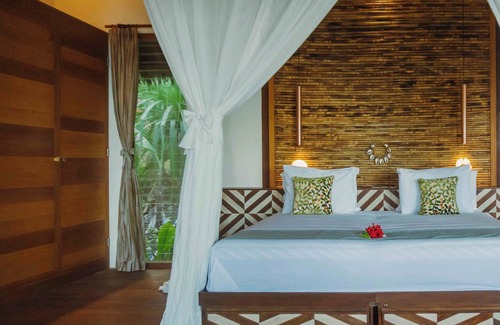 Morotai Island Bed & Breakfast | Experience Comfort at Moro Ma Doto with Pool & Dining