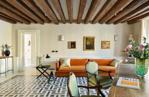 San Polo Apartment | Experience MorosiniBrandolin in Venice: 4-Star Perfection