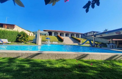 Beberibe House | Discover Morro Branco Mansion: Ocean Views & Pet-Friendly Stay