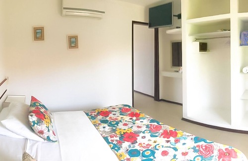 Morro das Pedras Hotel | Relax at Morro das Pedras Clube Hotel with Pool & Ocean View