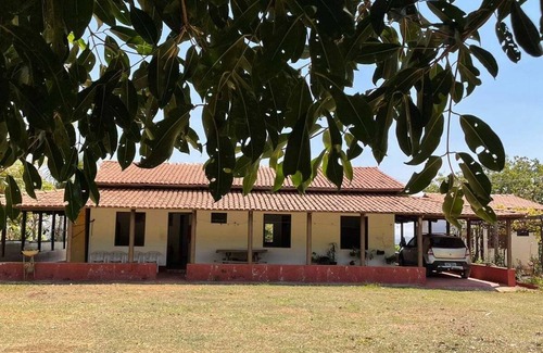Pirenopolis House | Discover Morro do Pedro Farm: Pet-Friendly Retreat Awaits
