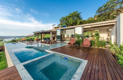 Cassia House | Discover @morro.redondo - A Retreat by the Lake and Mountains