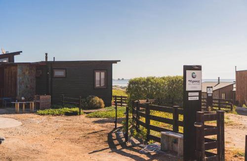 Pichilemu Cabin | Morros del Pacífico: Oceanfront Retreat for Families & Pets