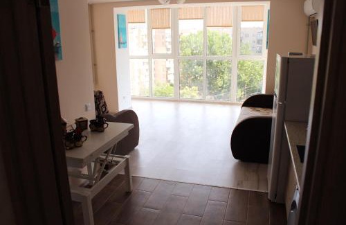 Jasienow Apartment | Discover Morskoi Dom: Family-Friendly Retreat with Pool