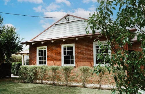 Central Mudgee House | Discover Mortimer Gardens: Pet-Friendly Retreat in Mudgee