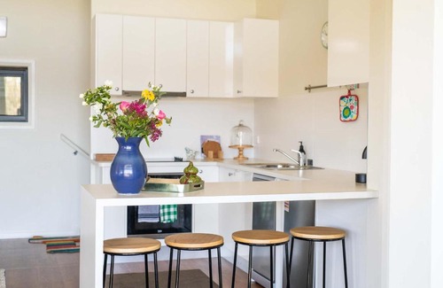 Orange Apartment | Indulge at Mortimer's Wines Loft - Adults Only Retreat