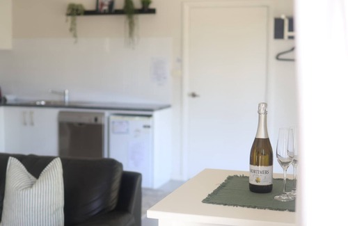 Orange Apartment | Discover Mortimer's Wines Studio: Adults Only Retreat