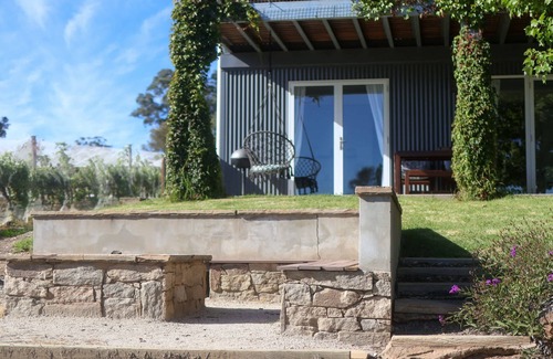 Orange Apartment | Discover Mortimer's Wines Studio: Adults Only Retreat