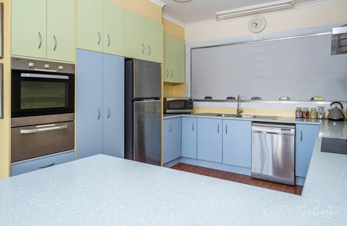 Moruya House | Beachfront Moruya Holiday House with Spa & Ocean Views