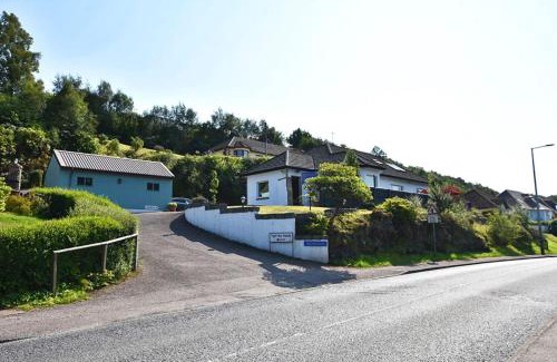 Fort William House | Discover Morvich House: Child-Friendly Retreat with Kitchen
