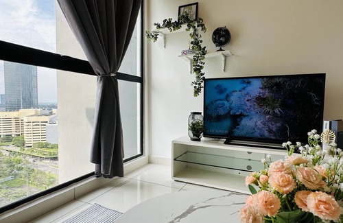Central District Apartment | Relaxing Mosaic Retreat: Ideal for Groups of 6-11
