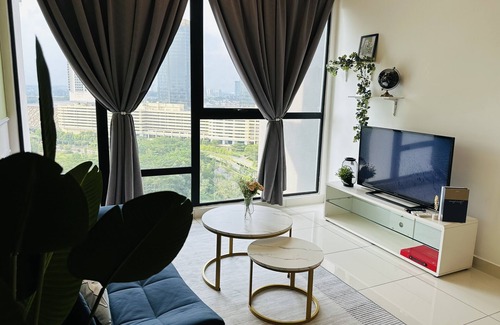 Central District Apartment | Relaxing Mosaic Retreat: Ideal for Groups of 6-11