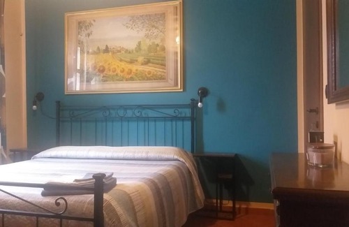 San Damiano dʼAsti Bed & Breakfast | Stay at Mosci's Bed & Beer with Ocean Views and Breakfast
