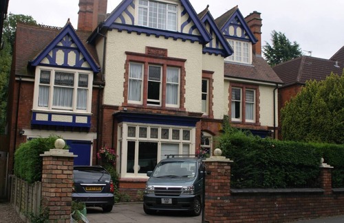 Moseley House | Peaceful Coach House Retreat with Kitchen & Breakfast, Birmingham