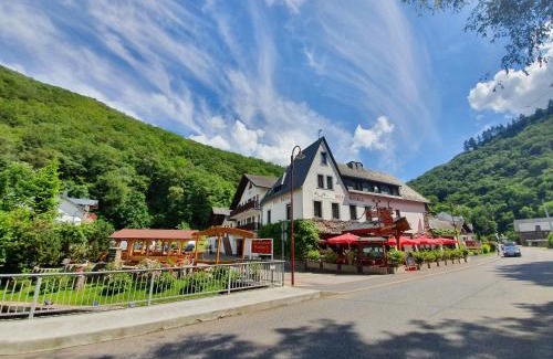 Kurrenberg Hotel | Discover Moselhotel Waldeck: Pet-Friendly & Family-Oriented