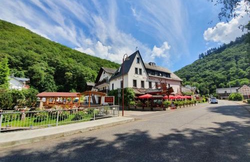 Kurrenberg Hotel | Discover Moselhotel Waldeck: Pet-Friendly & Family-Oriented