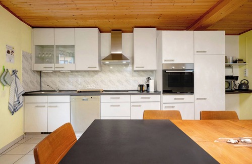 Uerzig House | Experience Moselle Holiday Home "Würzgarten" with Wi-Fi