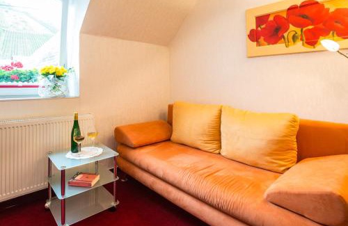 Ediger Hotel | Pet-Friendly Moselromantik-Hotel zum Löwen with Ocean Views