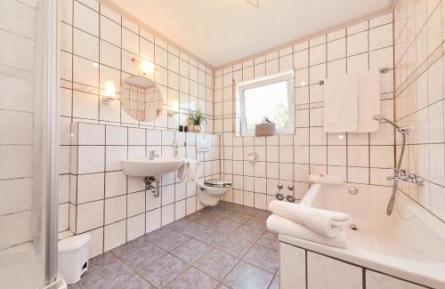 Andel Apartment | Family-Friendly Retreat at Moselschleife with Great Reviews