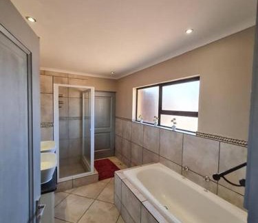 Leeupoort House | Family-Friendly Moshate Lodge Zebula with Pool & Kitchen