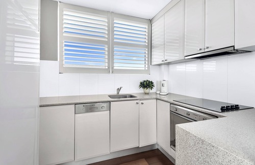 Mosman Apartment | Inviting Mosman Studio with Ocean Views and Breakfast Included
